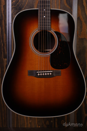 Martin D-28 Sunburst