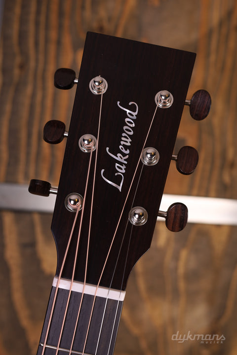 Lakewood D-32 Custom