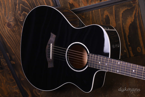 Taylor 214ce-BLK DLX + Free Taylor Strap!