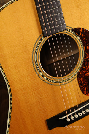 Martin HD-28V