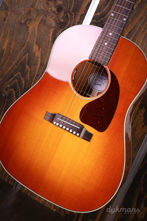 Gibson J-45 Standard Heritage Cherry Sunburst