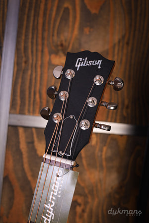 Gibson J-45 Standard Heritage Cherry Sunburst