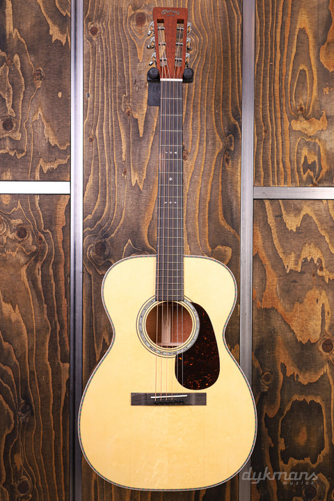 Martin Custom Shop 00-14 Flamed Mahogany