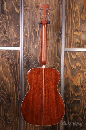 Martin Custom Shop 00-14 Flamed Mahogany