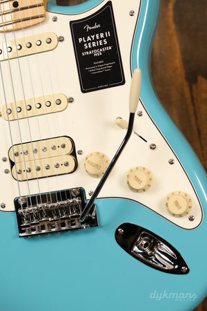 Fender Player II Stratocaster HSS Coral Red